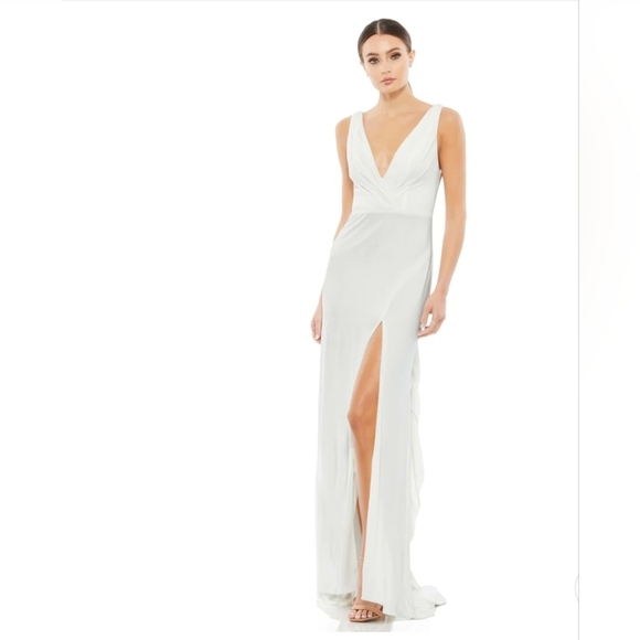 Mac Duggal, Sleeveless V-Neck Jersey‎ Gown, White, Size 2 - NWT - Picture 1 of 11